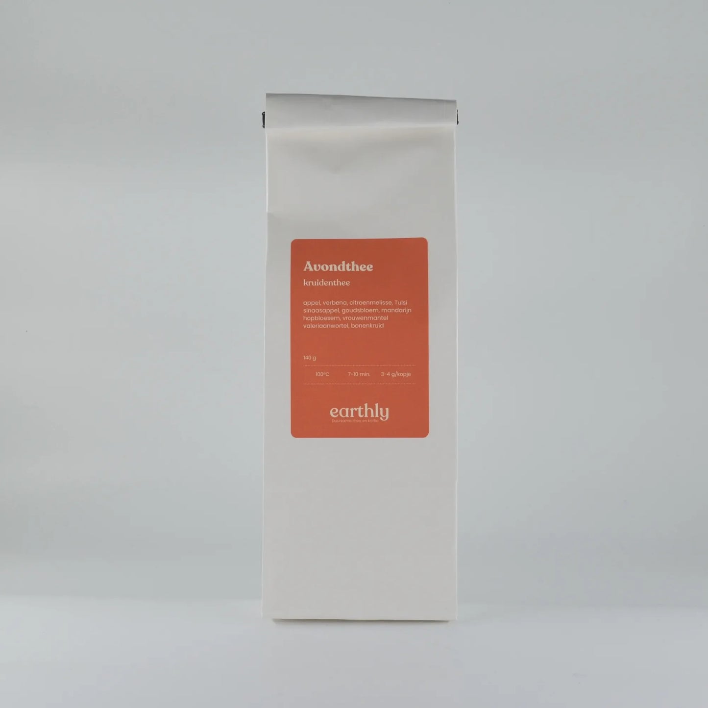 Witte verpakking avondthee kruidenthee van Earthly met ingrediënten en zetadvies