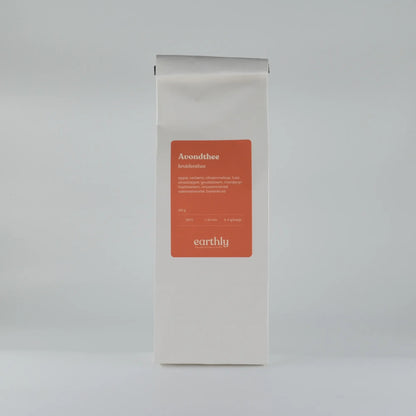 Witte verpakking avondthee kruidenthee van Earthly met ingrediënten en zetadvies