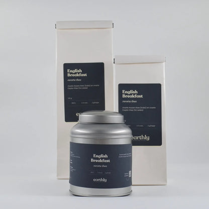 English Breakfast zwarte thee verpakkingen en blik van Earthly, Assam en Ceylon thee