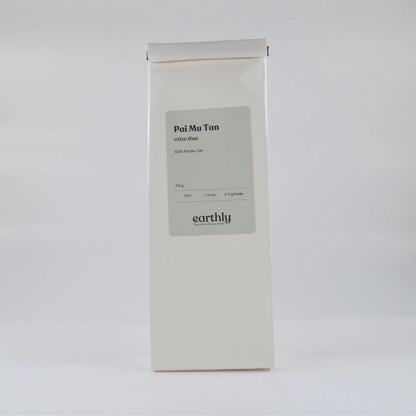 Witte thee Pai Mu Tan verpakking 100g van Earthly met zetinstructies