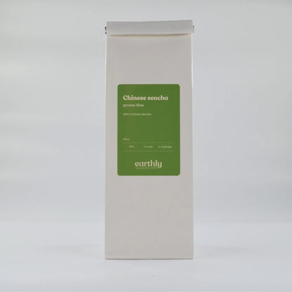 Verpakking Chinese Sencha groene thee 140g van Earthly met zetinstructies